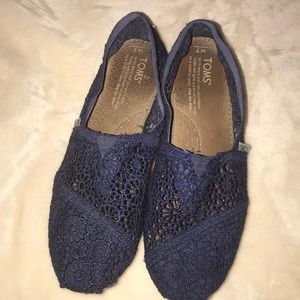 Toms blue lace shoes